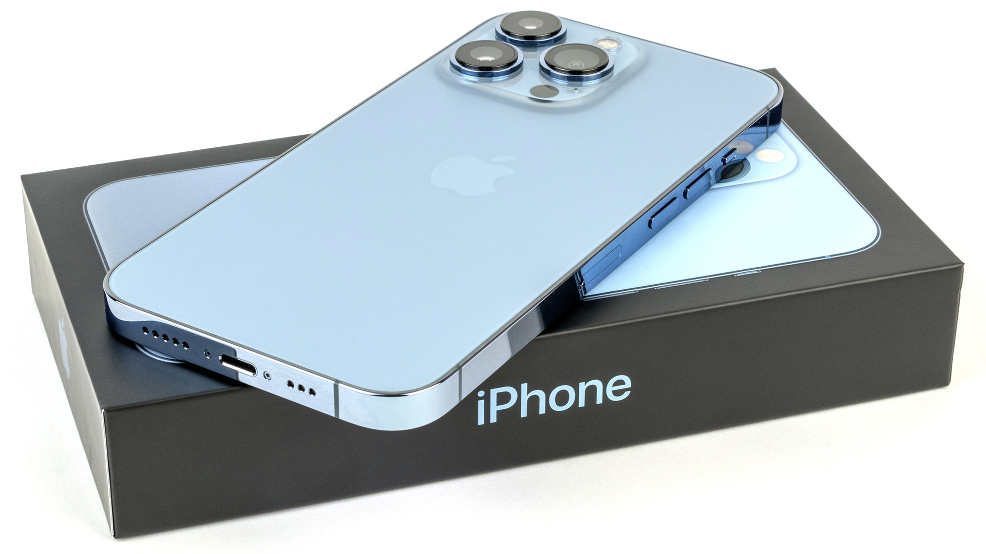 Για υστέρηση στη ζήτηση του iPhone 13 προειδοποίησε η Apple τους προμηθευτές της 