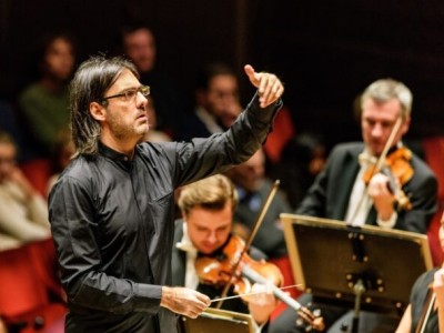 Η Πειραιώς Χορηγός της Συναυλίας της Philharmonia Orchestra υπό τη μουσική Διεύθυνση του Λεωνίδα Καβάκου στο Μέγαρο Μουσικής Αθηνών