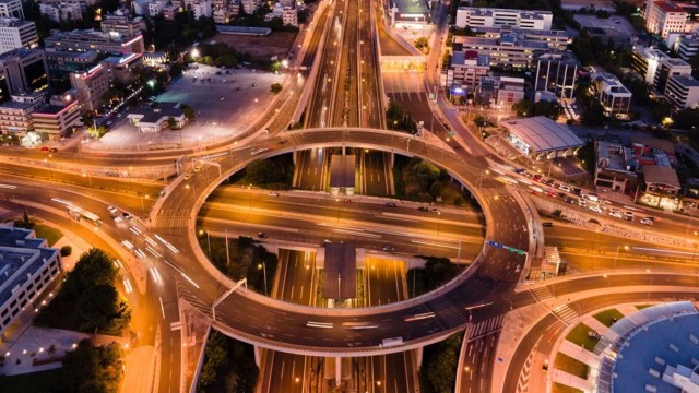 Τι «κληρώνει» για την Αττική οδό: Η απρόβλεπτη Macquarie, το δίδυμο Χόλτερμαν – Βαρδινογιάννη, η επιθετική τριανδρία της Ιντρακάτ, η δυναμική Περιστέρη, η αποχώρηση της First και η έκπληξη Μυτιληναίου αν δεν αποφασίσει για την πρόταση η Vinci!
