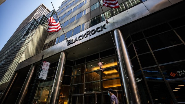 BlackRock: Έκρηξη κερδών στο β’ τρίμηνο – Στα 9,4 ΤΡΙΣ (!) τα υπό διαχείριση assets
