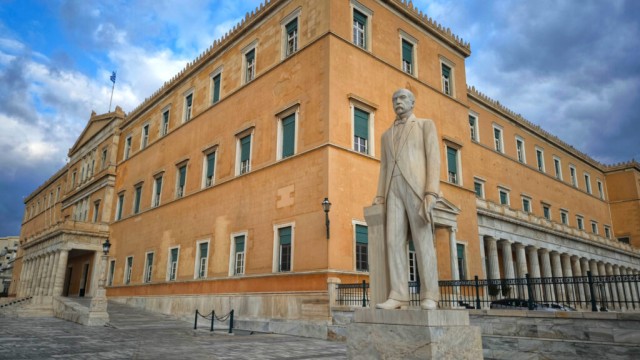 Πολιτική Κινητικότητα: Νέα Κόμματα από Τσίπρα, Καρυστιανού, Σαμαρά