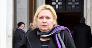 Γωγώ Μαστροκώστα – Συγκλονισμένη η Καίτη Φίνου: «Έχω μια φωτογραφία της με τον Βέγγο και δεν φαίνεται καλά… Πώς έφυγε από καρκίνο; Δεν έφυγε από καρκίνο»