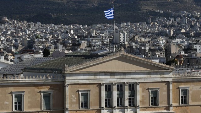 Δημοσκόπηση Interview: Η ΝΔ και η ΕΛ.Α.Σ. ενισχύονται