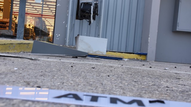 Έκρηξη σε ΑΤΜ στα Βριλήσσια και εμπρησμός οχημάτων στο Μαρούσι