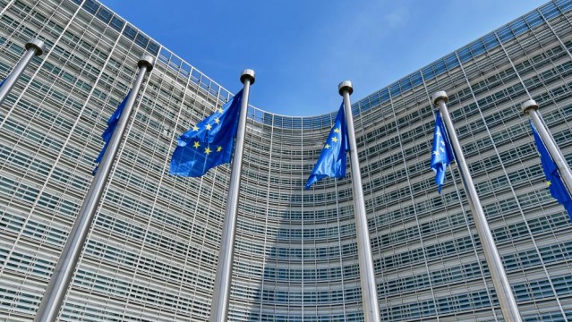 Η Ευρώπη περνά στην «βιομηχανική αυτοάμυνα» απέναντι στην Κίνα