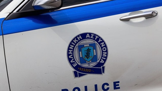 Παιδί 4,5 ετών μόνο του στις Συκιές: Συνελήφθησαν οι γονείς