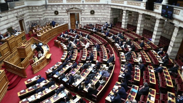 Άρση ασυλίας: Στη Βουλή η συζήτηση για Αβραμόπουλου και Κωνσταντοπούλου – Απορρίφθηκαν τα αιτήματα αναβολής