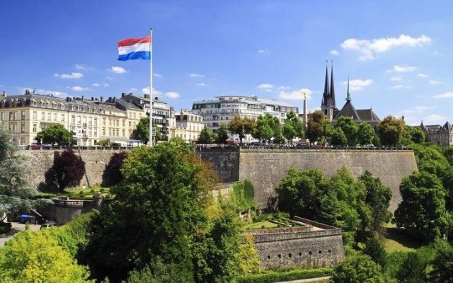 Le Monde: «Φορολογικός παράδεισος» το Λουξεμβούργο