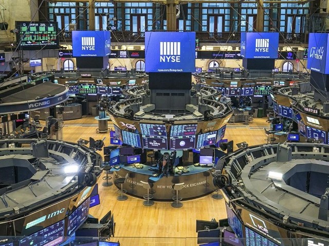 Wall Street: Συνεχίζεται το ράλι με νέα ρεκόρ - Στις 31.596,77 μονάδες ο Dow Jones