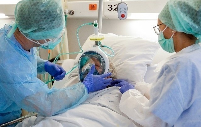 Διπλάσιος ο κίνδυνος λοίμωξης Covid-19 σε ανθρώπους με άνοια