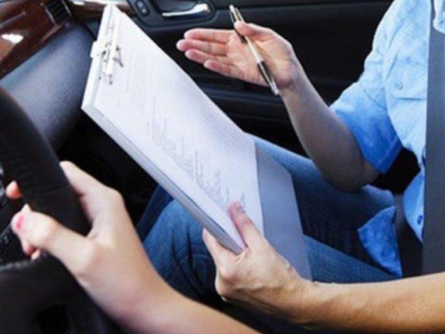 ΠΣΕΟ: οι αλλαγές στις εξετάσεις των υποψήφιων οδηγών ενισχύουν τη διαπλοκή και τη διαφθορά