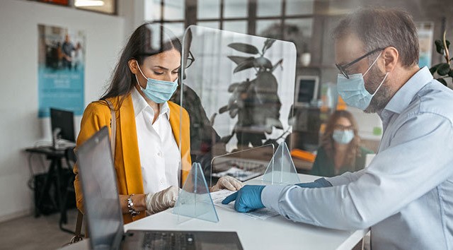 Πέρασε στην Intrum το χαρτοφυλάκιο IRIS της Πειραιώς