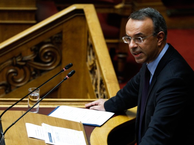Βουλή: Επιφυλάξεις και ενστάσεις στη διερεύνηση του τρόπου αντιμετώπισης των κόκκινων δανείων