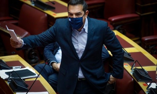 Ο Α. Τσίπρας ζητά από τον Κ. Μητσοτάκη να πάρει θέση για όσα συμβαίνουν στον καλλιτεχνικό χώρο