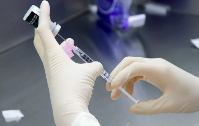 Αποτελεσματικό 94% το εμβόλιο των Pfizer/BioNTech