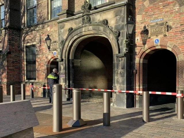 Ολλανδία: Αποκλείσθηκε το Κοινοβούλιο λόγω απειλής για βόμβα