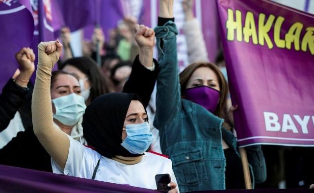 Τουρκία: Εγκαταλείπει τη Σύμβαση για την καταπολέμηση της βίας κατά των γυναικών