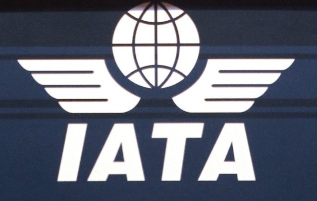 ΙΑΤΑ: Υποχρεωτική η μάσκα στα αεροπλάνα για πολύ καιρό