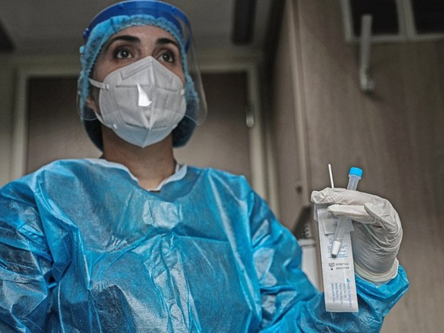 Κορονοϊός: 2.301 νέα κρούσματα, 41 θάνατοι, 452 διασωληνωμένοι