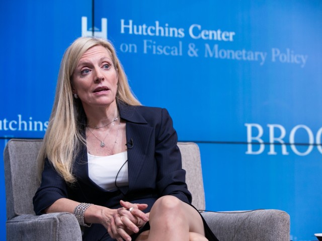 Lael Brainard: Παρακολουθώ με προσοχή τις κινήσεις στα ομόλογα