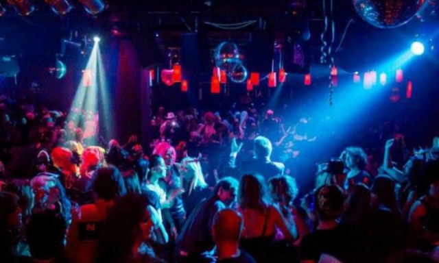 ΔΙΜΕΑ: Επιχείρηση σε νυκτερινό κέντρο που λειτουργούσε με θαμώνες και μουσική