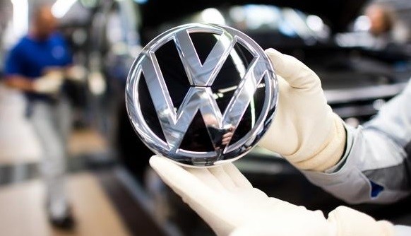 VW: "Στέλνει" 5.000 εργαζομένους στη... σύνταξη