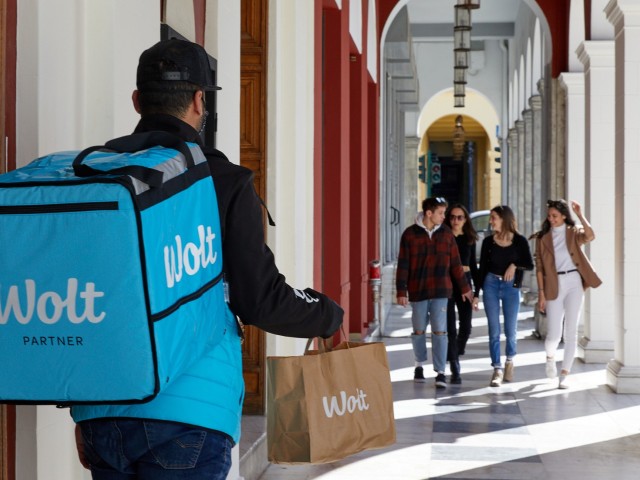 Wolt: "Φουλάρει" για παραδόσεις και στην Πάτρα