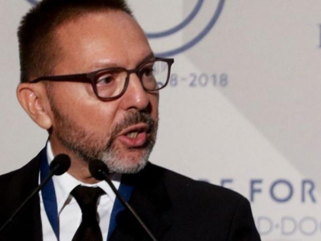 Οι  προβλέψεις Στουρνάρα και το…  κενό αέρος