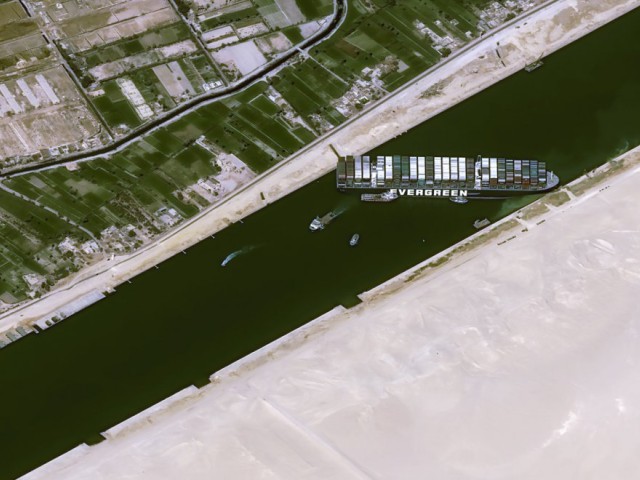 Αίγυπτος: Πάνω από 900 εκατ. δολάρια η απαίτηση για τον αποκλεισμό του Σουέζ από το Ever Given