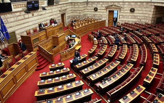 Στη Βουλή το νομοσχέδιο για κρατική αρωγή σε πληττόμενους από φυσικές καταστροφές