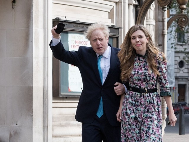 Παντρεύτηκε ο Μπόρις Τζόνσον με την Κάρι Σίμοντς σε μυστική τελετή