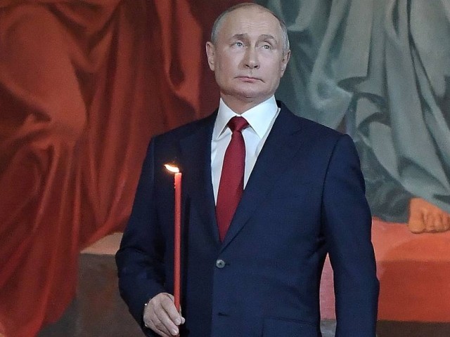 Ρωσία: Πανηγυρικά και με ήπια υγειονομικά μέτρα εορτάζεται το Πάσχα