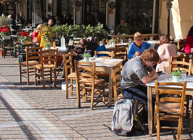 Εστίαση: Η κίνηση στα καταστήματα 6 μήνες μετά το «λουκέτο»