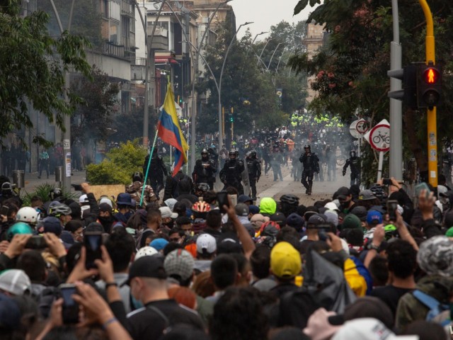 Κολομβία: Συνεχίζονται οι διαδηλώσεις και οι ταραχές για τα οικονομικά μέτρα της κυβέρνησης