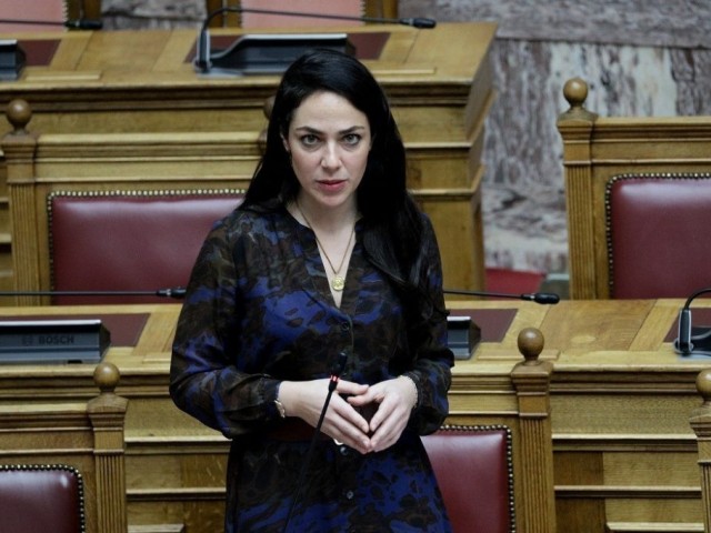 Υπουργείο Εργασίας: Επίδομα ως 1.200 ευρώ σε ανάδοχους γονείς