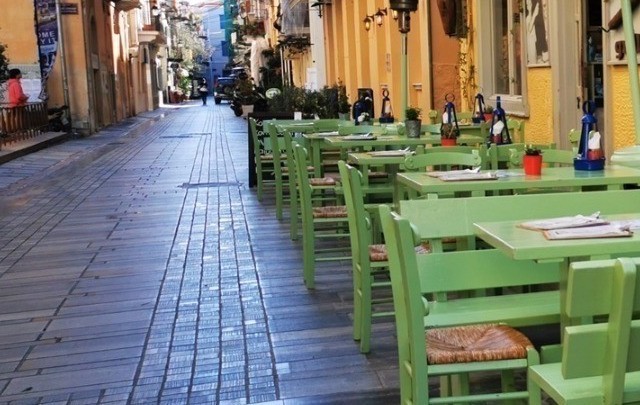 Ανοικτά από σήμερα η εστίαση, με sms 6