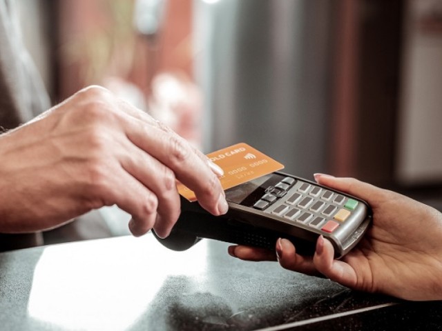 Ανέπαφες συναλλαγές και ψηφιακές υπηρεσίες σημειώνουν αλματώδη ανάπτυξη
