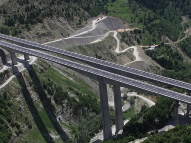 Η μάχη των προσφυγών στην Εγνατία οδό!