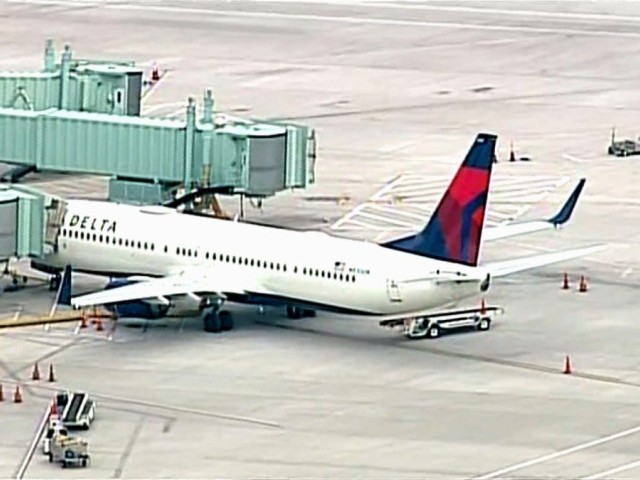 ΗΠΑ: Αναγκαστική προσγείωση επιβατικού αεροπλάνου έπειτα από προσπάθεια επιβάτη να εισβάλει στο πιλοτήριο