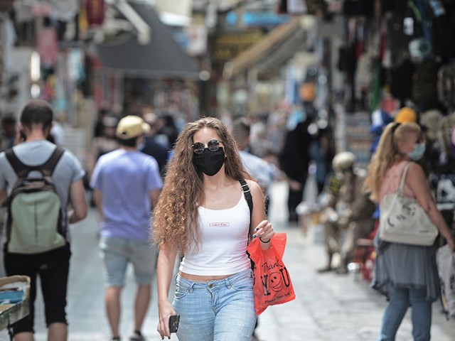 Ν.Χαρδαλιάς: Καταργείται από αύριο η χρήση μάσκας σε εξωτερικούς χώρους