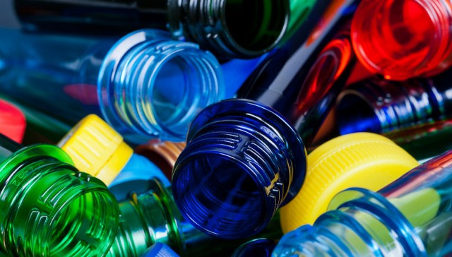 Η παγκόσμια παραγωγή πλαστικών μειώθηκε το 2020