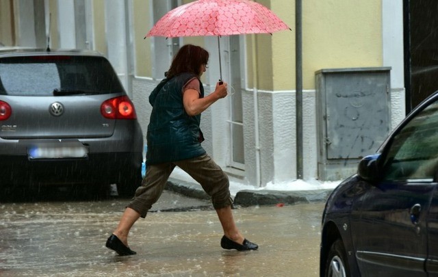 Συνεχίζεται ο άστατος καιρός με βροχές και καταιγίδες