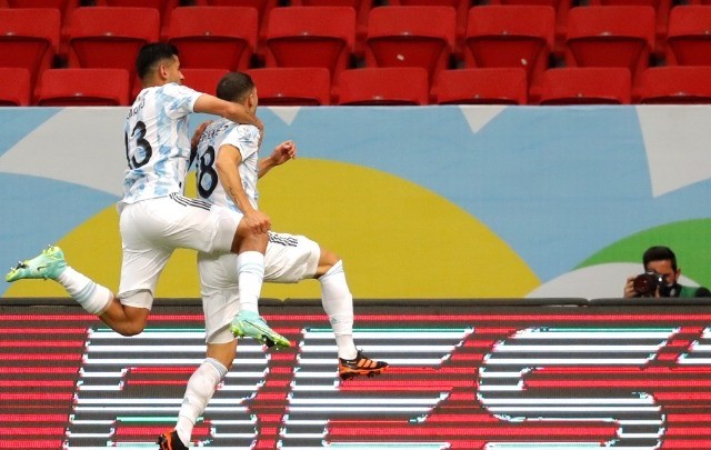 H Αργεντινή στην κορυφή, νίκησε 1-0 την Ουρουγουάη