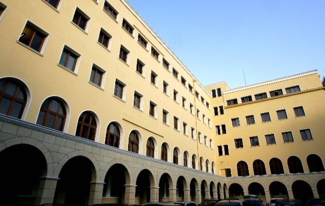 Στον εισαγγελέα ο ιερέας που έριξε καυστικό υγρό σε μητροπολίτες