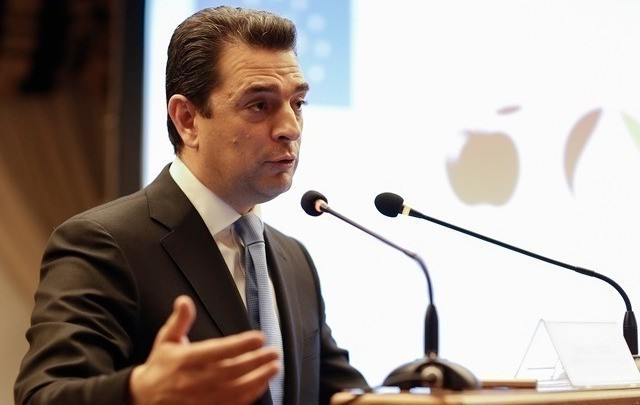 Κ. Σκρέκας: Έως 70% φθηνότερα τα φωτοβολταϊκά από τον λιγνίτη