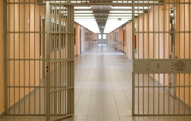 Προφυλακιστέος ο πρώην κληρικός που έριξε καυστικό υγρό κατά μητροπολιτών