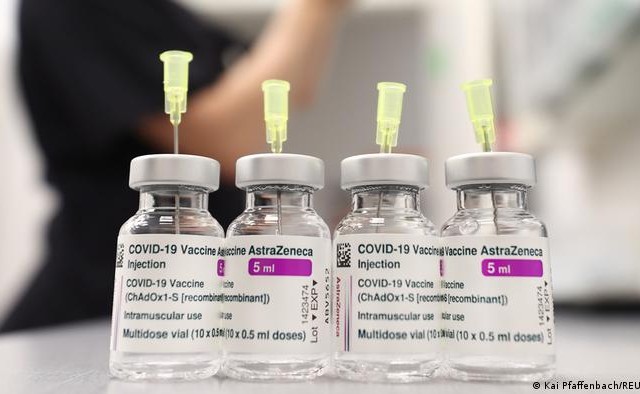 Η Ελλάδα απέστειλε 100.000 εμβόλια AstraZeneca στα Σκόπια