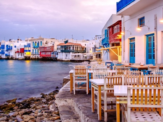 Η Μύκονος σώζει τον τουρισμό;