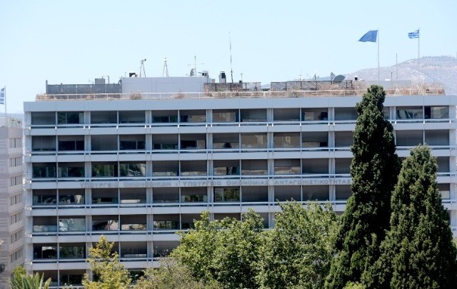 Ρύθμιση οφειλών σε 36 άτοκες ή 72 χαμηλότοκες δόσεις