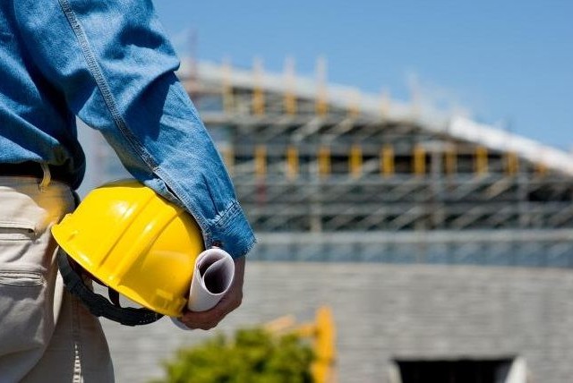 IOBE: Ο ρόλος της βιομηχανίας υποδομών και κατασκευών την επόμενη ημέρα